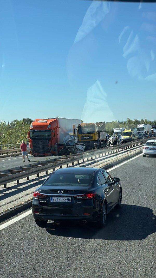 Teška nesreća na A3