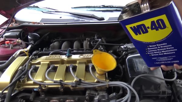 Motorno ulje zamijenili su WD-40 i krenuli voziti: Završetak eksperimenta bio je spektakularan