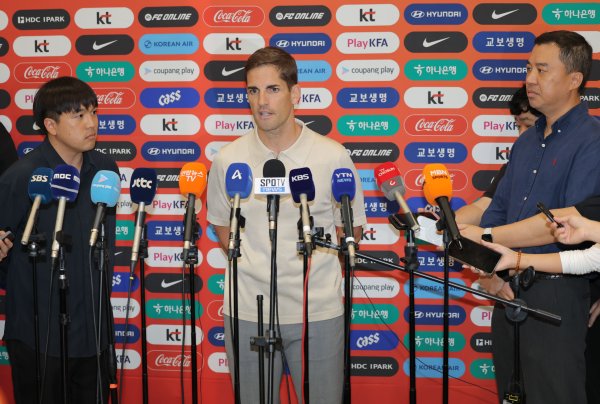 Novi izbornik morao demantirati bizarnu priču: 'Nije istina da mi ChatGPT slaže momčad'