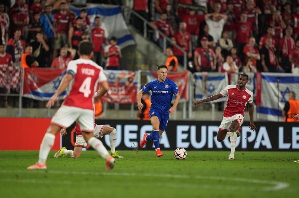 Dinamo je opasno živio, stativa i Kotarski spašavali su Modre. Pogledajte prilike Hapoela