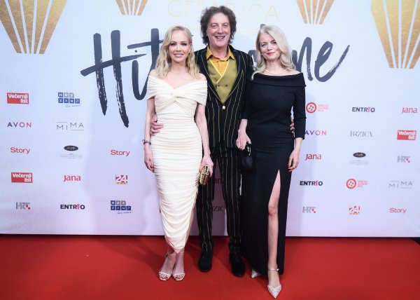 Jelena Rozga s Tončijem i Vjekoslavom Huljić