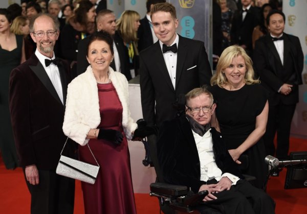 Stephen Hawking, Jane Hawking, Lucy Hawking 2015. godine