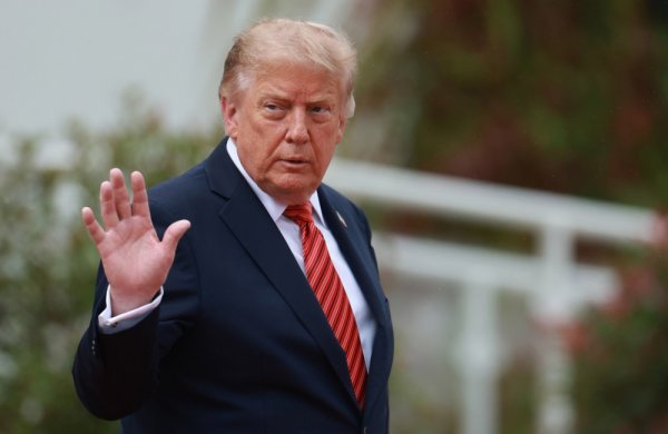 Donald Trump odbacuje upozorenja o AI-iju