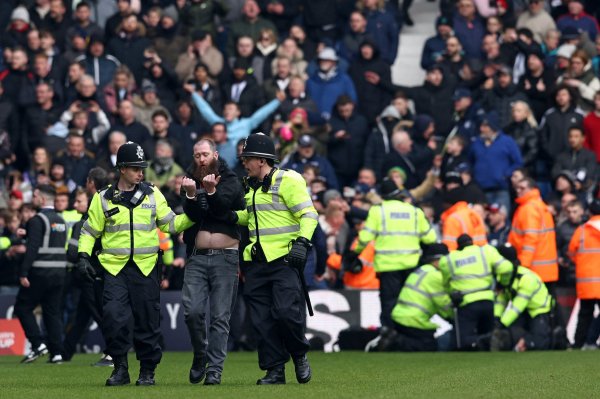 Danas se igra najžešći derbi engleskog nogometa: Policija u strahu, očekuju se neredi