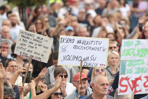 FOTO Našićani na nogama zbog otpada iz Gospića: 'Nekad tvornice, danas spalionice'