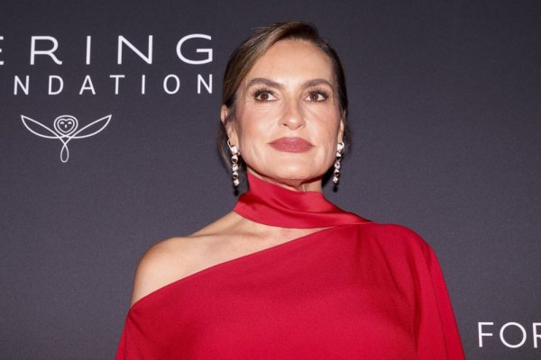 Već 27 godina igra isti lik, a još ne staje: Mariska Hargitay ponovno na setu kultne serije