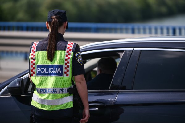 Drama u Rijeci: Policija pokušala zaustaviti automobil, vozaču se to nije svidjelo