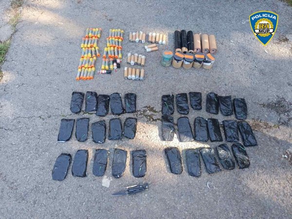 Policija intervenirala prije Jadranskog derbija: Evo što su pronašli na tribinama