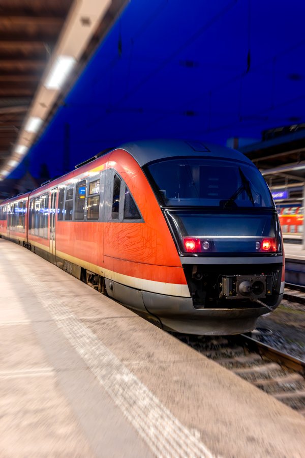 Brzi vlakovi povezuju talijanske metropole za samo nekoliko sati, no karte je poželjno osigurati znatno prije polaska