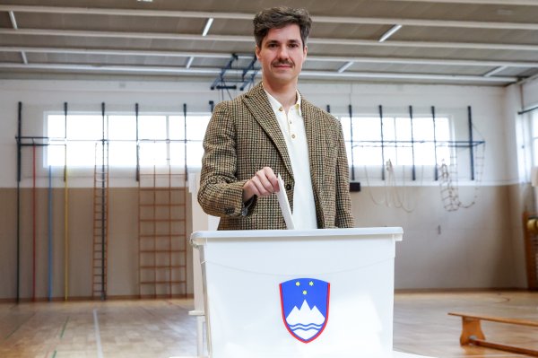 Luka Mesec izlazi na megdan Zoranu Jankoviću u borbi za poziciju gradonačelnika Ljubljane