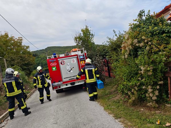 Vatrogasce zvali da otvore vrata na kući: Oni pronašli mrtvu osobu