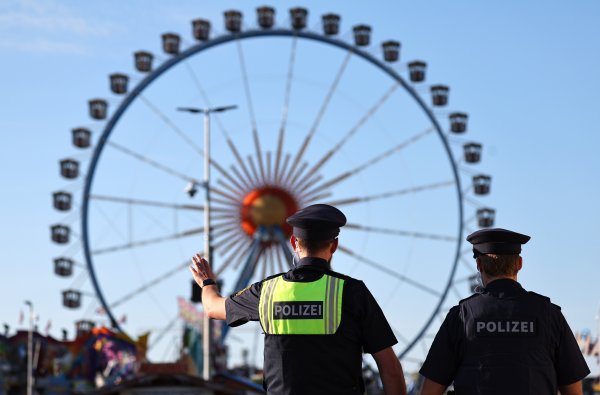 Stravična nesreća na Oktoberfestu: Poginuo zaštitar iz Srbije, policija traži snimke
