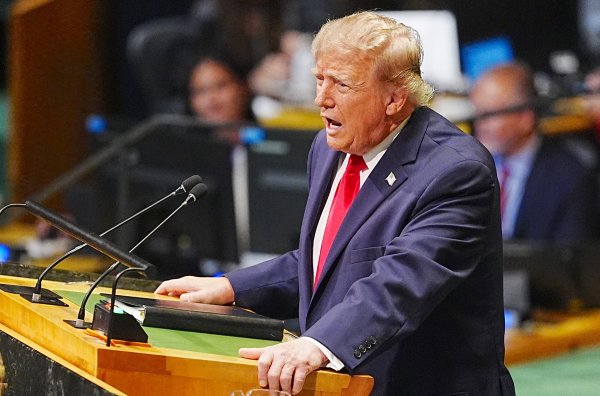 AI dobila novi naziv, Trump poručio: 'Neću gušiti njen razvoj'