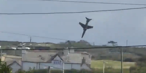 VIDEO Piloti se spasili sekundu prije katastrofe: Objavljena snimka pada zrakoplova