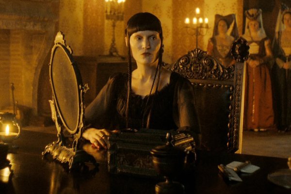 Vicky Krieps kao Elizabeta Báthory u seriji 'Monster: The Lizzie Borden Story'