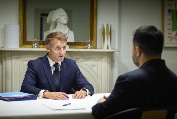 Španjolski list podigao uzbunu zbog mogućih ruskih napada na tri europske države, oglasio se Macron