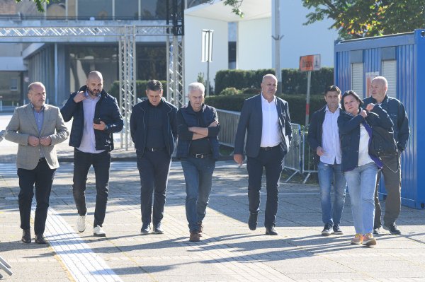 Konferencija za medije reprezentativnih sindikata ZET-a i Holdinga oko štrajka