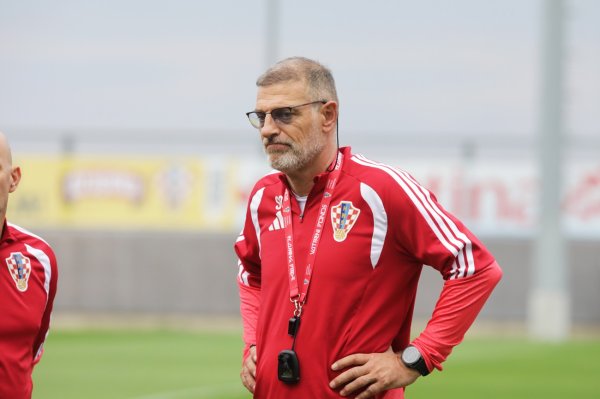 Slaven Bilić na tribine u Pragu šalje četvoricu igrača
