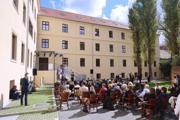 Milanović na otvorenju obnovljene Akademije: ‘Trebao se dogoditi potres da zgrada zasja’