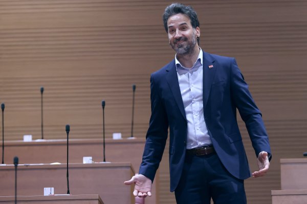 Miletić rezao lokote, sad pokreće peticiju za slobodne plaže: 'Pozivam Turudića...'