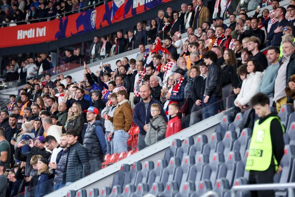 Hrvatski navijači u Pragu
