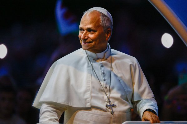 Papa Lav XIV. okupio 700.000 ljudi u Parizu: 'Postoji žeđ za smislom i istinom'