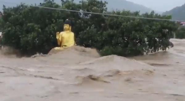 VIDEO Obilne kiše poharale Indiju i Nepal: Najmanje 19 mrtvih, deseci nestalih