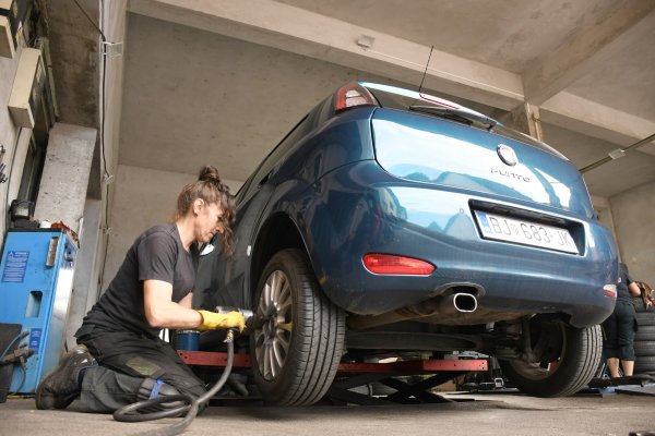 Znate li koliki tlak treba biti u gumama? Mnogi vozači rade istu pogrešku