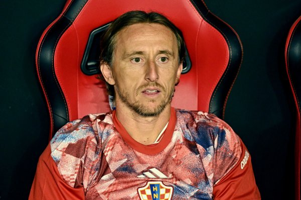 Pred sam početak utakmice spiker u Sevilli je pročitao Modrićevo ime, a onda se dogodilo nešto nestvarno
