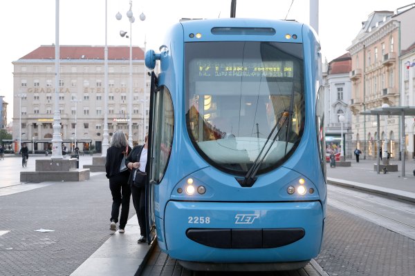 Tramvaj 12
