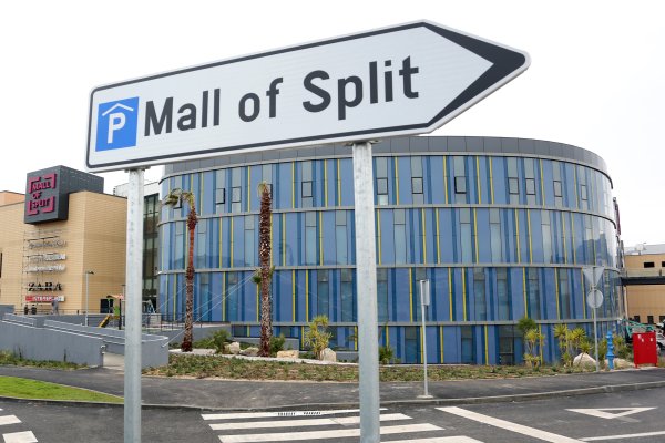 Kristijan Gelo je, inače, vlasnik najvećeg trgovačkog centra u Dalmaciji, Mall of Split, izgrađenog prije desetak godina, te investitor više stambeno-poslovnih objekata u njegovu neposrednom susjedstvu