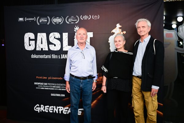 Sanda Hržić (C) i Darko Rundek (D) na premijeri dokumentarnog filma 'Gaslit'