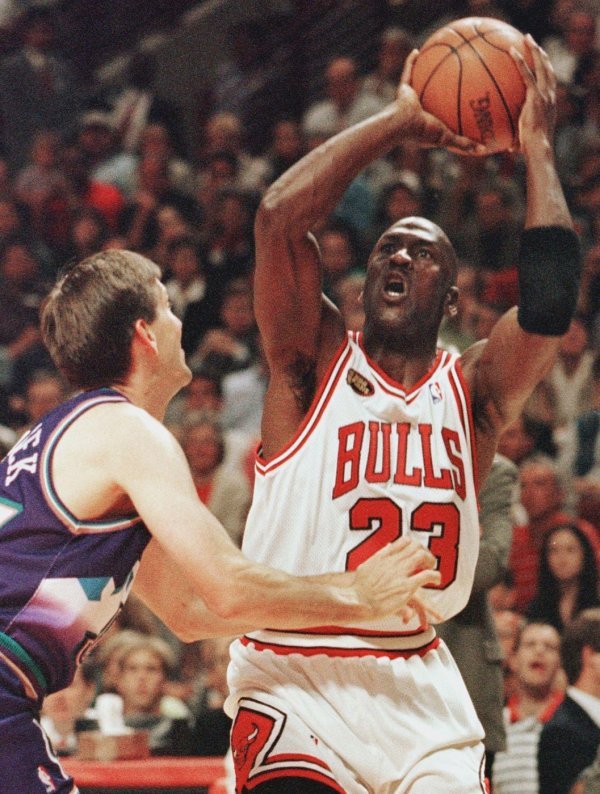 Michael Jordan i dalje ruši rekorde: Evo za koliko je prodan njegov legendarni dres iz NBA finala 1998.