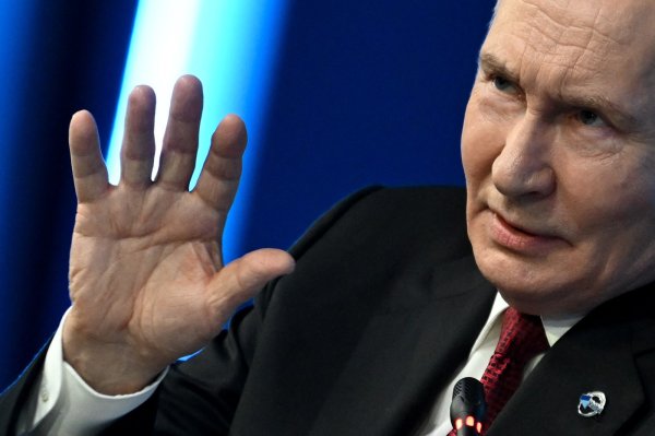 Putin govorio o Srbiji i Dodiku: 'Zapad je nepravedan prema Srbima, nameću im odluke'