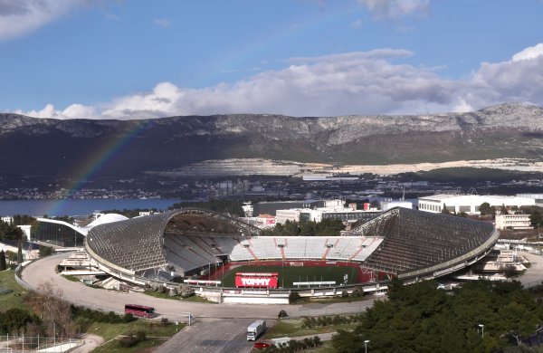 'Naci-folkloraši' na praznom Poljudu: Torcida porukom na ogradi nastavila obračun