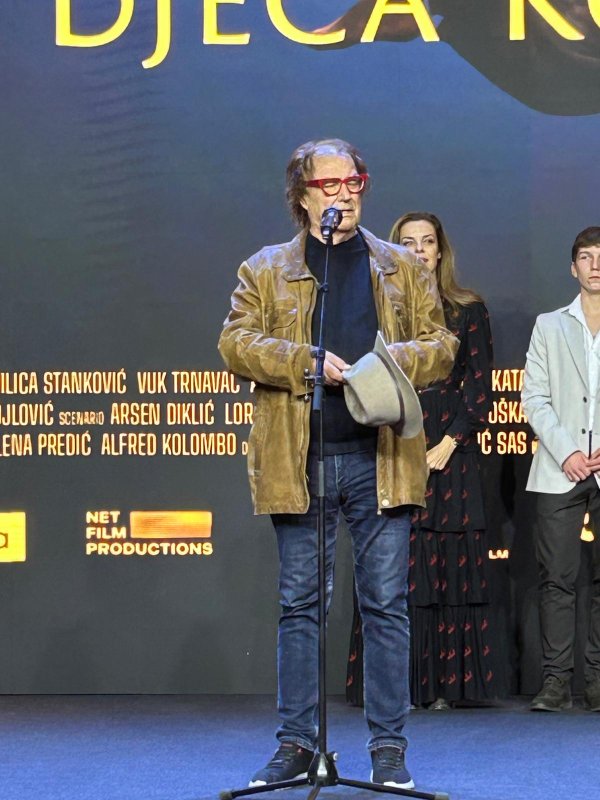 Lordan Zafranović na pozornici Borika