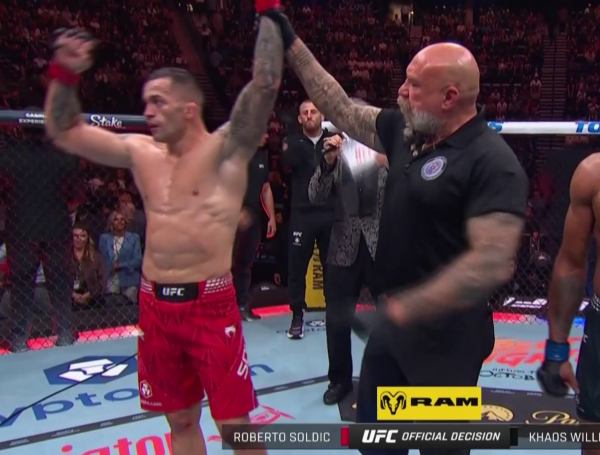 Fenomenalni Roberto Soldić slavio u UFC debiju!