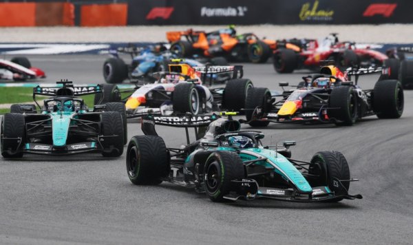 Verstappen slavio ispred Antonellija u ludoj kišnoj utrci punoj obrata