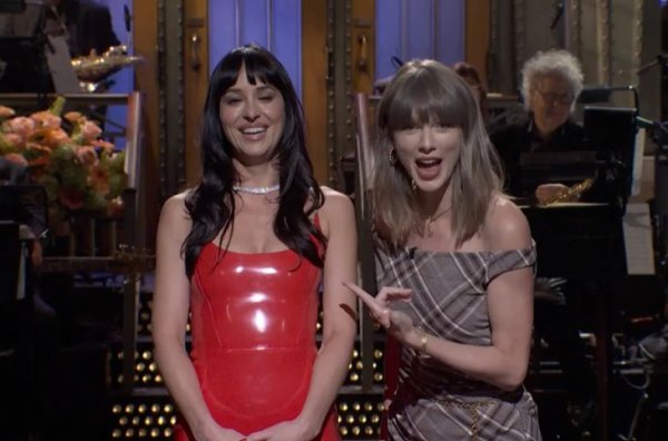 Dakota Johnson pred milijunima progovorila o svojim prekidima, a onda se pojavila Taylor Swift