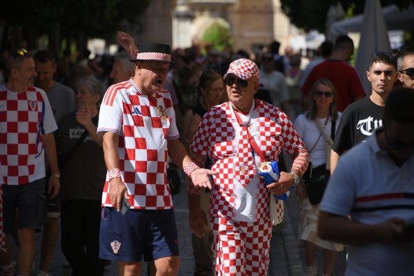 Prije Španjolske, dođite na zagrijavanje: Vatrena zona okuplja navijače ispred Poljuda