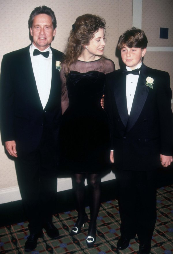 Michael Douglas, Diandra Douglas i Cameron Douglas, 1991.
