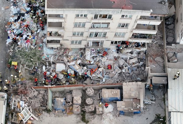 U Istanbulu se urušila zgrada