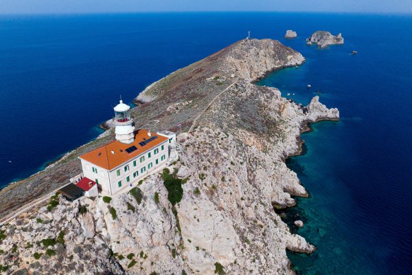 Tri desetljeća čuvao je svjetionik na Palagruži: 'Ovo je jedinstveni rajski otok'