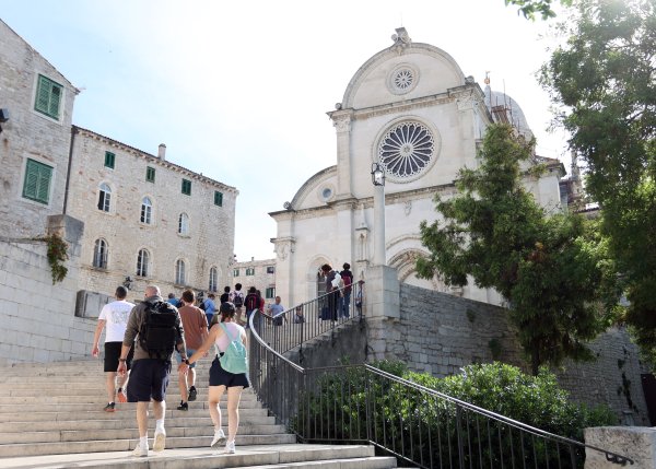 Šibenik je prepoznat po opuštenom ritmu i očuvanom lokalnom duhu koji traje kroz cijelu godinu
