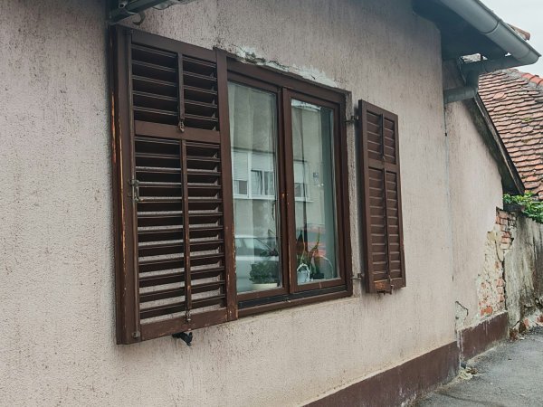 S detaljima poput običnog bilja koje vam se sviša na prozoru, mali stan može postati veliki dom
