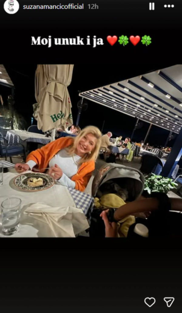 Suzana Mančić s unukom