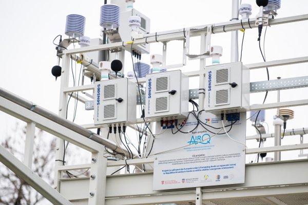 U Gospiću postavljena mjerna postaja za praćenje kvalitete zraka