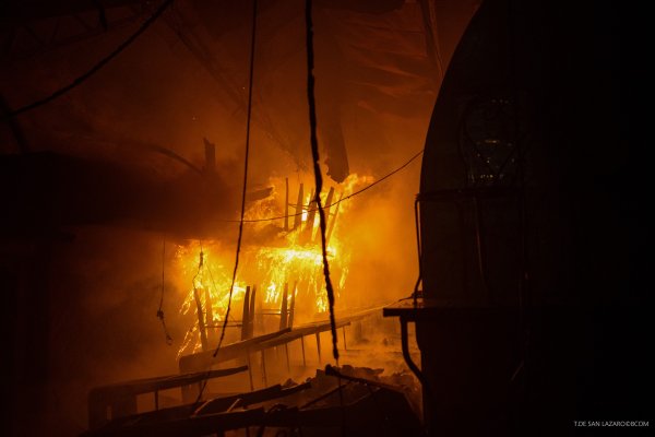 Požar na tržnici u Parizu