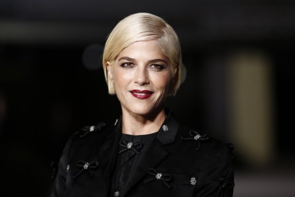 Glumica Selma Blair nakon nedavnog incidenta priznala da je alkoholom ublažavala simptome bolesti