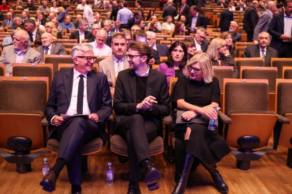 Dubravko i Matej Merlić i Željka Ogresta
